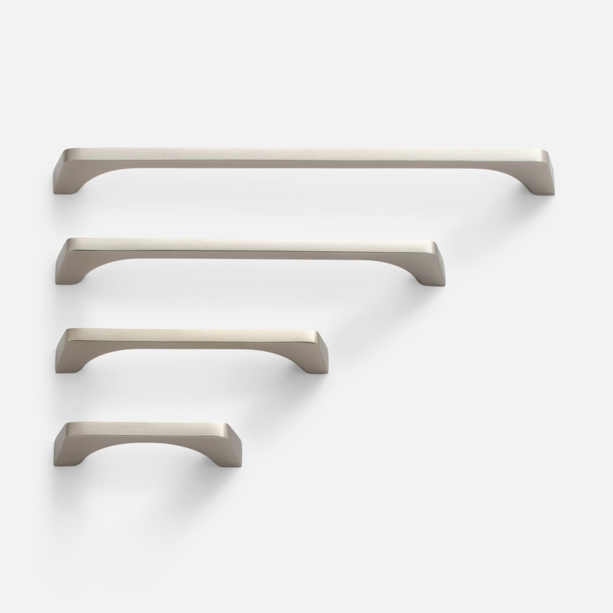 Front view of Truss Pull showcasing four pull handles in different lengths with a white background